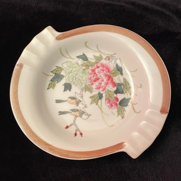Vintage MCM Kutani Japan Porcelainware Ashtray with Wrens & Peonies - Picture 2 of 6